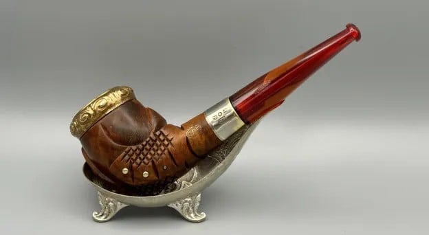 C.P.F. (Colossus Pipe Factory) Egg & Claw with Bakelite stem