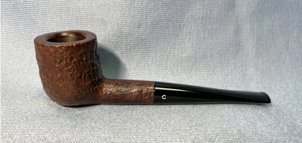Comoy’s 122 Sandblast Pot