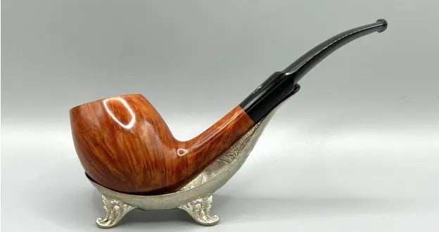 Refbjerg Hand-Carved Egg pipe